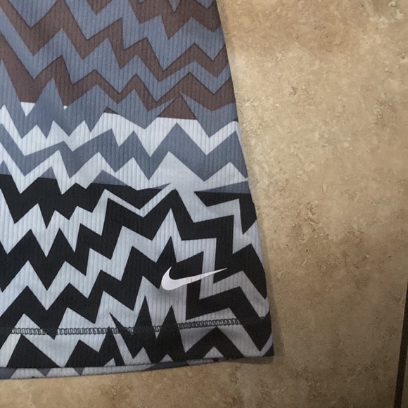 2 Nike sport top size medium - Picture 6 of 10